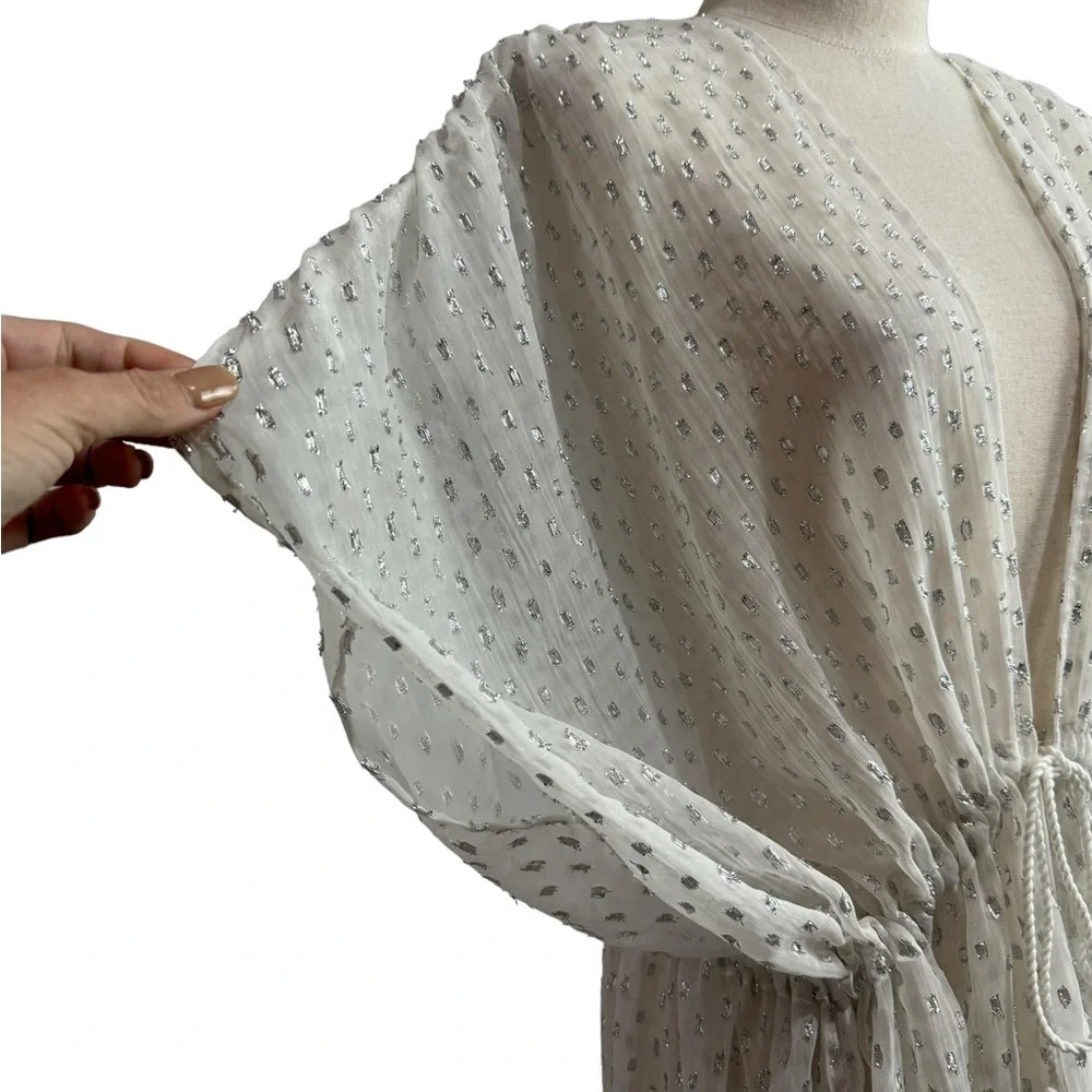 Vince Camuto White Sheer Metallic Cover Up NWT One Size - Picture 4 of 6
